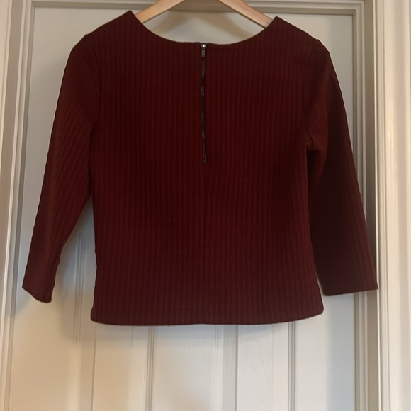 Burgundy structured top
Great for the office - Picture 2 of 4